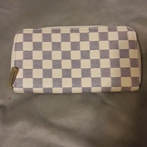 Checkered wallet